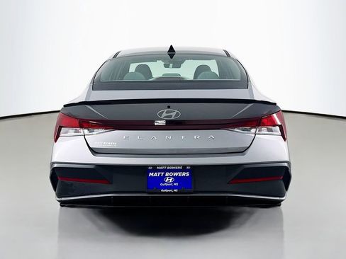 Certified 2025 Hyundai Elantra Sport FWD image 6