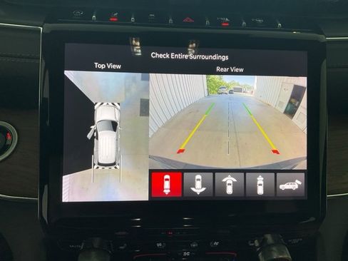 Used 2023 Jeep Grand Cherokee Summit w/ Luxury Tech Group V image 16