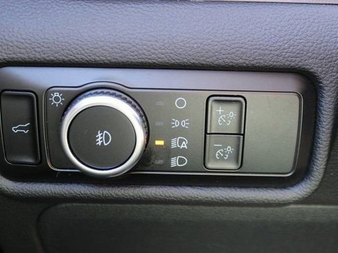 Used 2023 Ford Explorer Limited image 15