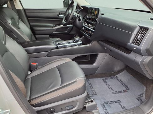 Certified 2023 Nissan Pathfinder SL AWD/4WD image 11