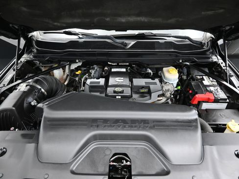 Used 2019 RAM 2500 Laramie image 8