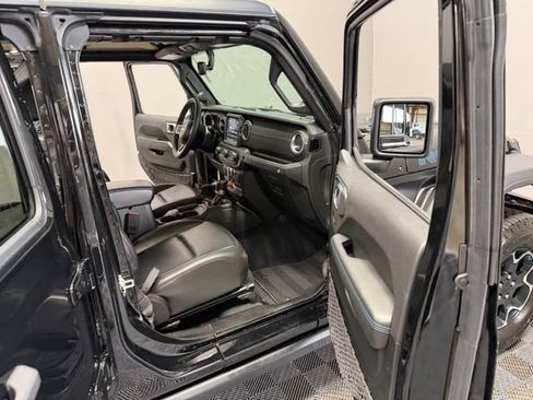 Used 2022 Jeep Wrangler Unlimited Rubicon 4xe w/ Cold Weather Group AWD/4WD image 23