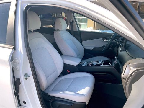 Used 2023 Hyundai Kona SE w/ Cargo Package image 11