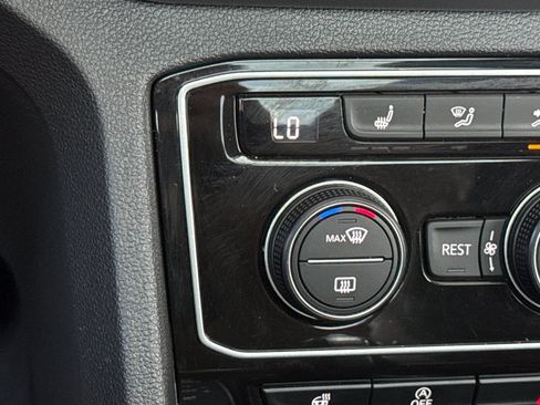 Used 2019 Volkswagen Atlas SEL AWD/4WD image 29