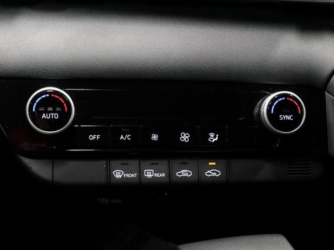 Certified 2023 Hyundai Elantra SEL image 29