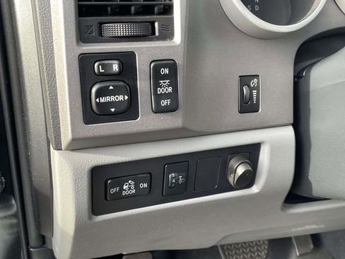 Used 2012 Toyota Tundra SR5 image 17