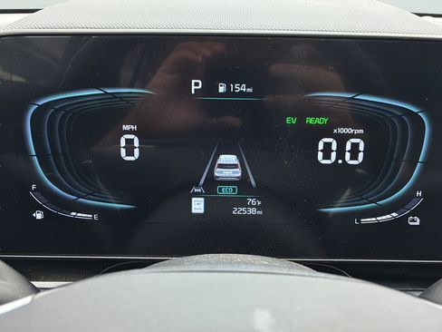 Certified 2025 Kia Niro EX FWD image 12