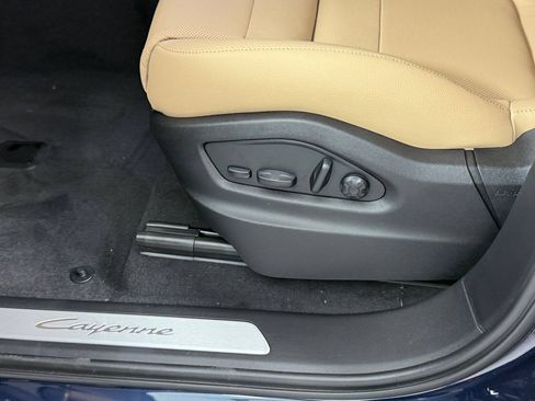 Certified 2026 Porsche Cayenne AWD/4WD image 16