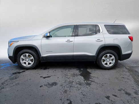 Used 2017 GMC Acadia SLE image 2
