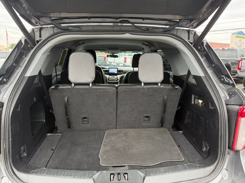 Used 2021 Ford Explorer XLT w/ Equipment Group 202A AWD/4WD image 23