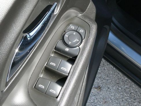 Used 2024 Chevrolet Equinox LT image 27