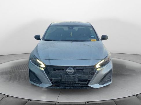 Used 2024 Nissan Altima 2.5 SV image 8