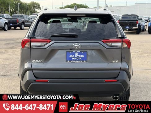 Used 2025 Toyota RAV4 XLE image 8
