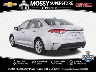 Used 2025 Toyota Corolla LE FWD video 3