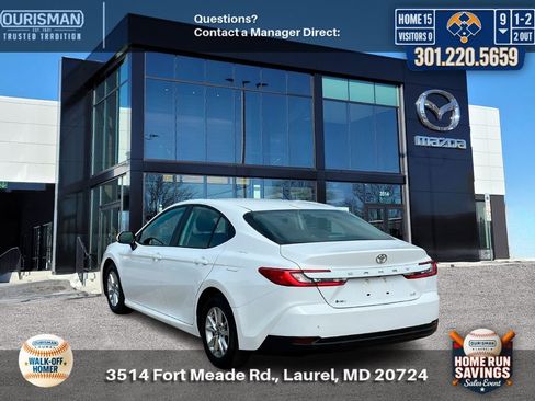 Used 2025 Toyota Camry LE image 3