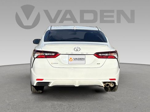 Used 2022 Toyota Camry SE image 18