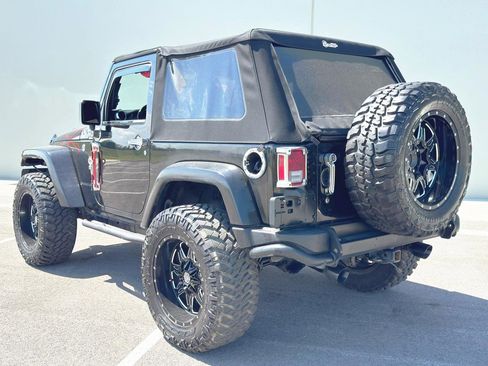 Used 2016 Jeep Wrangler Sahara AWD/4WD image 3
