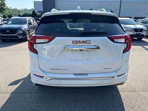 Used 2023 GMC Terrain Denali w/ Denali Premium Package AWD/4WD image 4