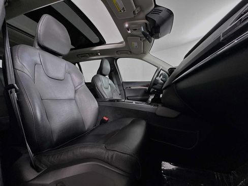 Used 2019 Volvo XC90 T6 Momentum w/ Protection Package Premier AWD/4WD image 28