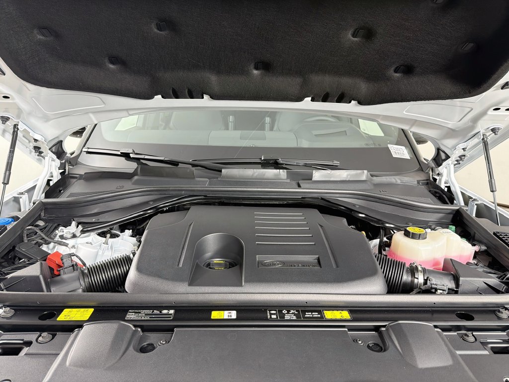 New 2026 Land Rover Range Rover SE AWD/4WD image 32