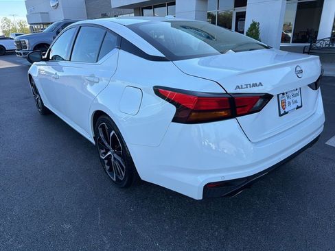 Used 2024 Nissan Altima 2.5 SR FWD image 3
