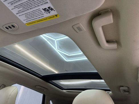 Used 2019 Ford Edge SEL w/ Equipment Group 201A AWD/4WD image 11