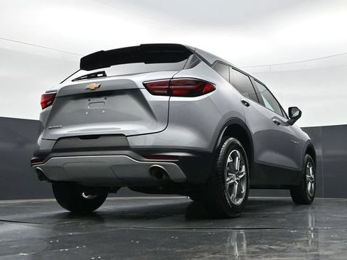 Used 2025 Chevrolet Blazer LT FWD image 38