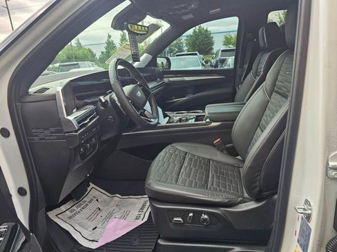 Used 2025 Cadillac Escalade V AWD/4WD image 24