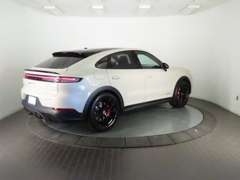 Certified 2026 Porsche Cayenne GTS AWD/4WD image 7