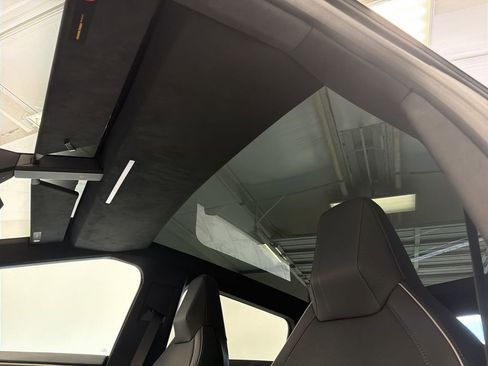 Used 2025 Tesla Cybertruck AWD Crew Cab image 19
