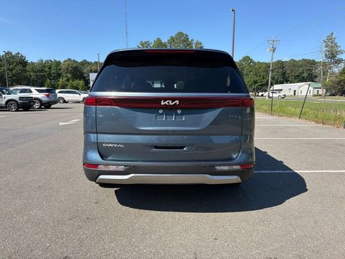 Used 2023 Kia Carnival SX FWD image 6