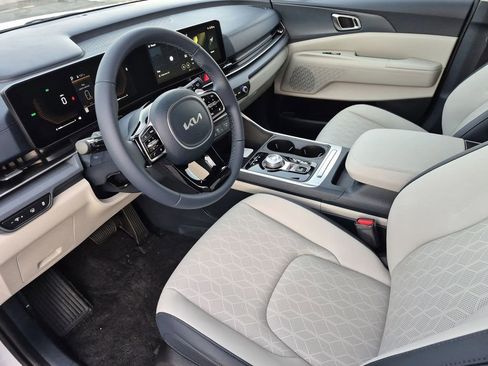 New 2026 Kia Carnival EX image 10