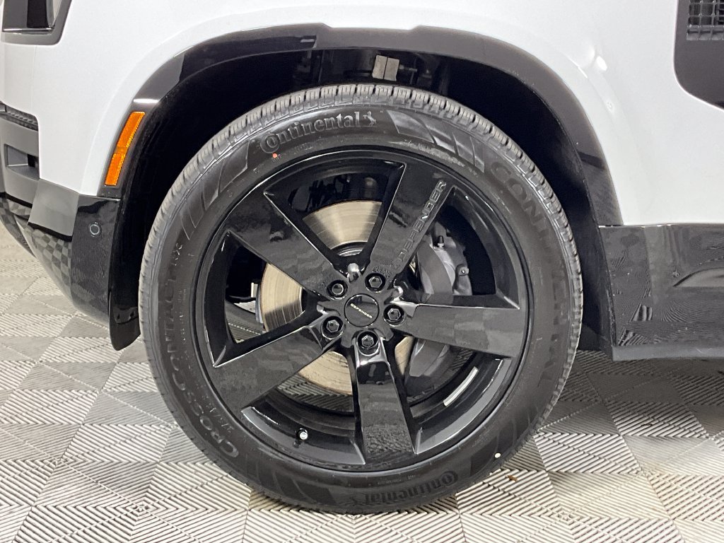 New 2026 Land Rover Defender 130 X-Dynamic SE AWD/4WD image 6