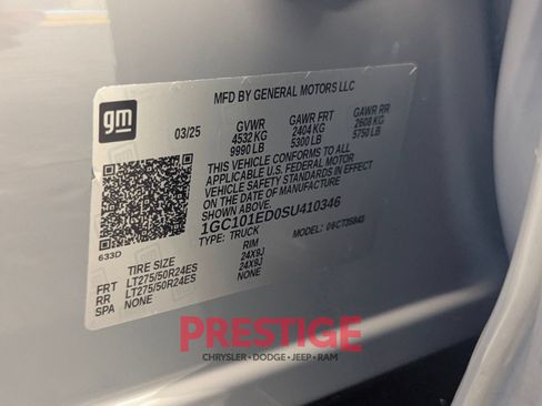 Used 2025 Chevrolet Silverado EV RST AWD/4WD image 35