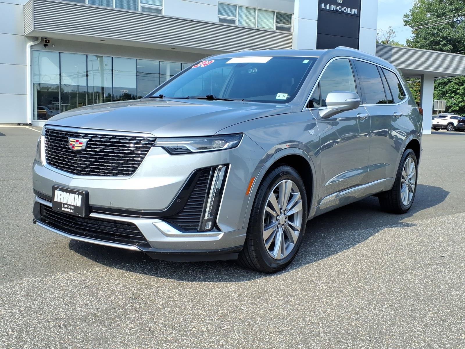 Used 2024 Cadillac XT6 Premium Luxury AWD/4WD image 4