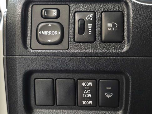 Certified 2022 Toyota 4Runner SR5 AWD/4WD image 17