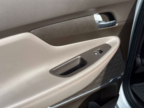 Used 2019 Hyundai Santa Fe Limited image 12