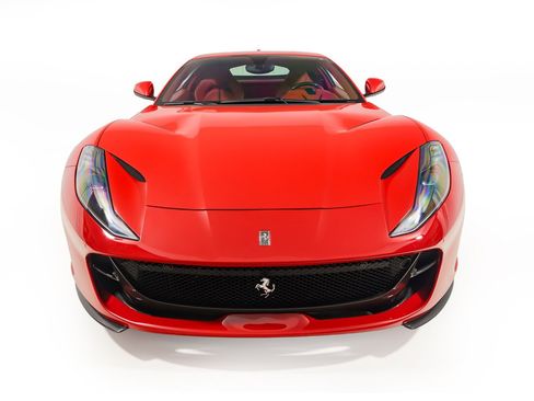 Used 2018 Ferrari 812 Superfast RWD image 6