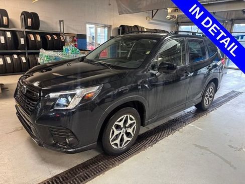 Used 2024 Subaru Forester Premium AWD/4WD image 3