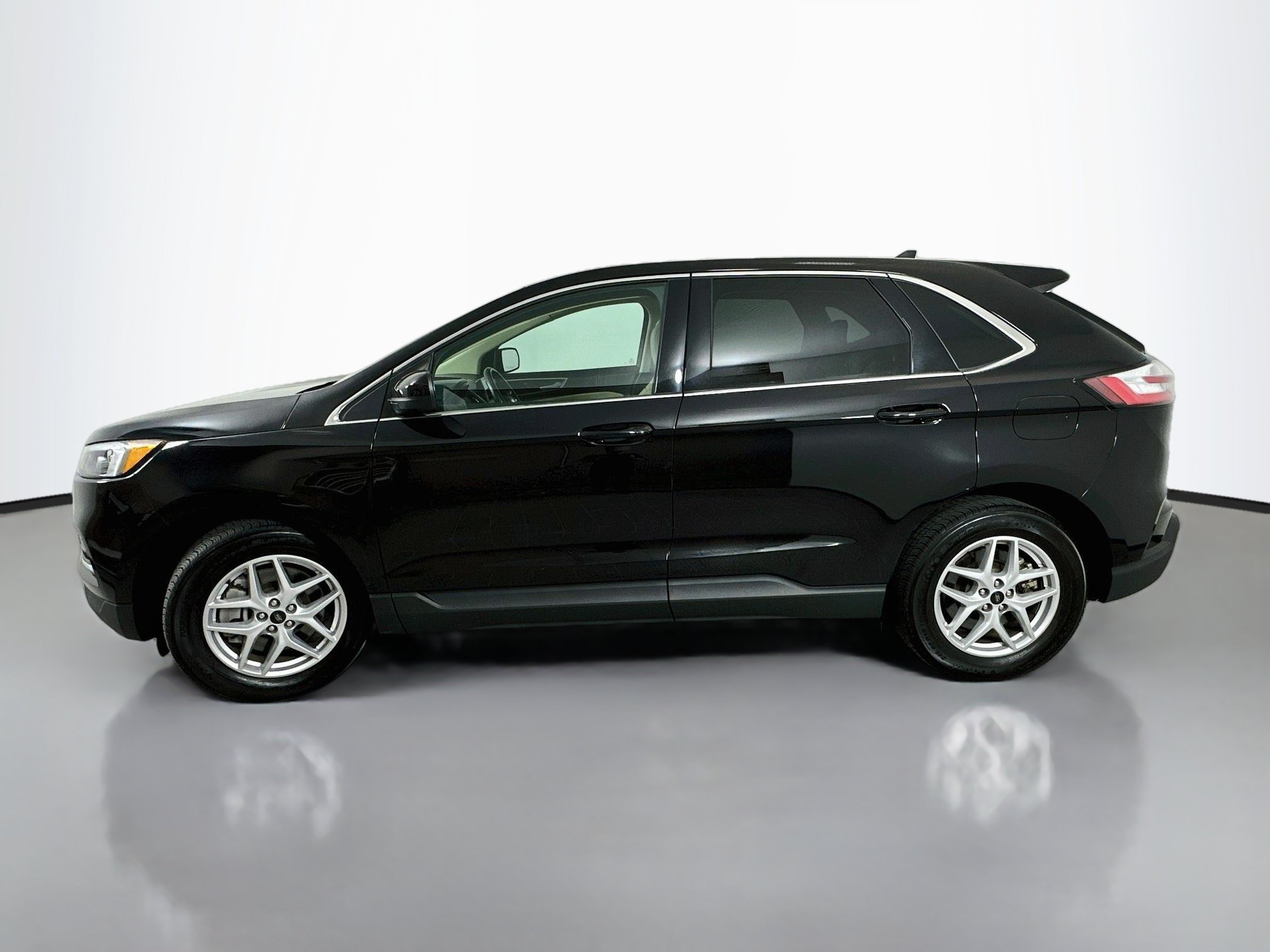 Used 2024 Ford Edge SEL AWD/4WD image 4