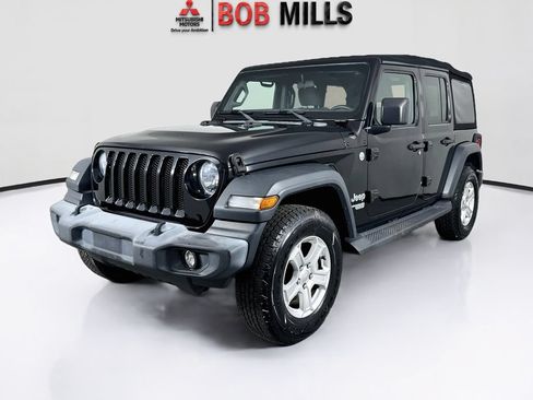 Used 2018 Jeep Wrangler Unlimited Sport S AWD/4WD image 3