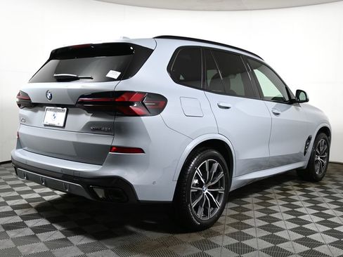 New 2026 BMW X5 xDrive40i w/ M Sport Package image 7