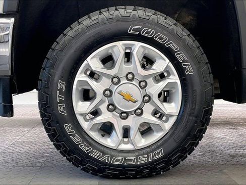 Used 2022 Chevrolet Silverado 2500 LTZ w/ Safety Package image 8