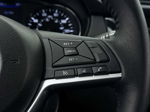 Used 2019 Nissan Rogue SV AWD/4WD image 32