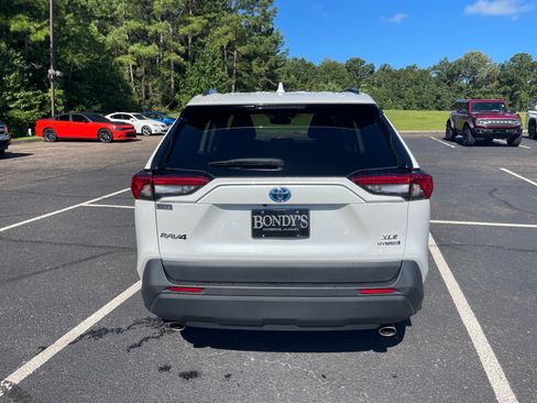 Used 2024 Toyota RAV4 XLE Premium w/ Weather Package AWD/4WD image 15