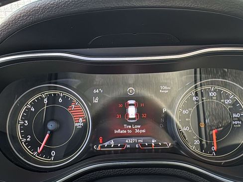 Used 2021 Jeep Cherokee Latitude Lux w/ Comfort/Convenience Group image 10