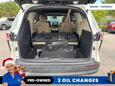 Used 2021 Toyota Sienna XLE image 12