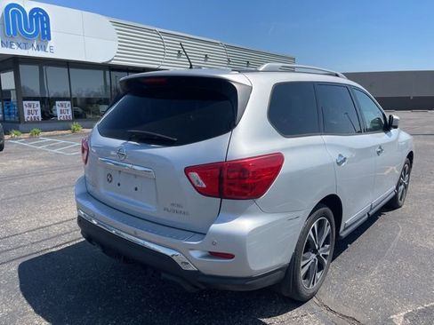 Used 2017 Nissan Pathfinder Platinum w/ Family Entertainment Package image 6