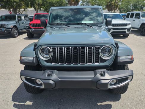 Used 2025 Jeep Wrangler Unlimited Sahara w/ Safety Group AWD/4WD image 4