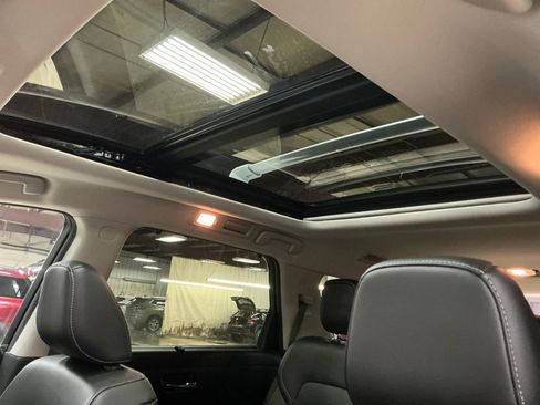 Used 2022 Nissan Pathfinder SL w/ SL Premium Package image 12